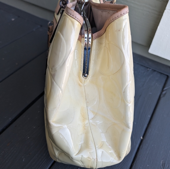 Coach Peyton Parent Embossed Purse - Picture 9 of 16